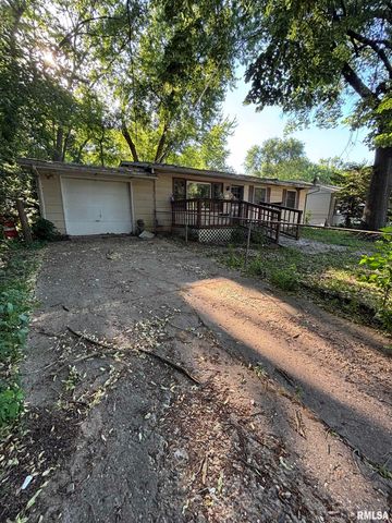 1511 S QUEENS Drive, Peoria, IL 61605