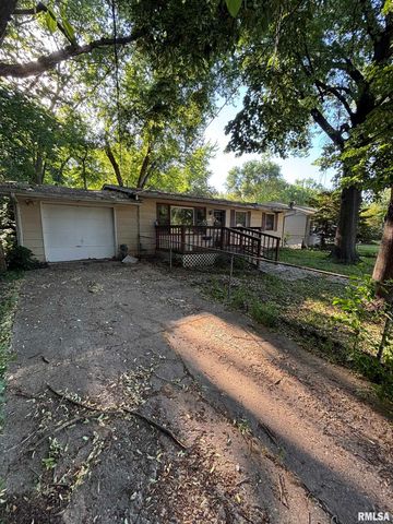 1511 S QUEENS Drive, Peoria, IL 61605
