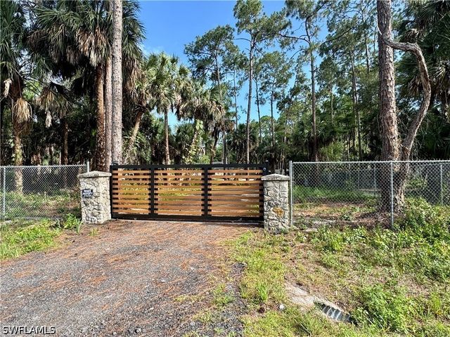 130 Jung BLVD W, Naples, FL 34120