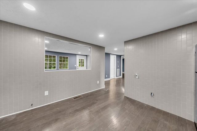 72 W 1st St, Hillsboro, TN 37342