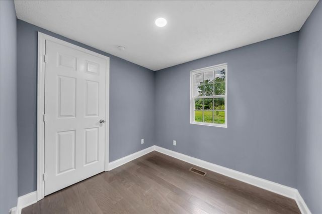 72 W 1st St, Hillsboro, TN 37342