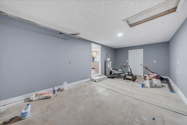 72 W 1st St, Hillsboro, TN 37342