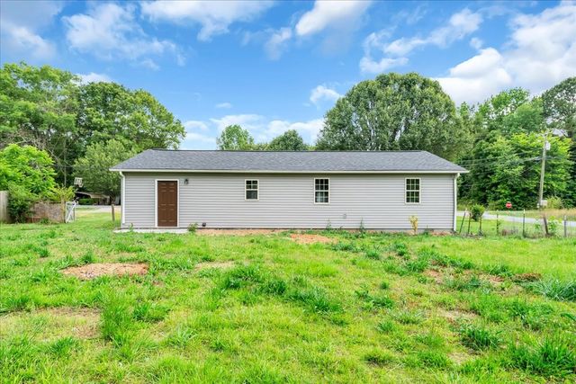 72 W 1st St, Hillsboro, TN 37342