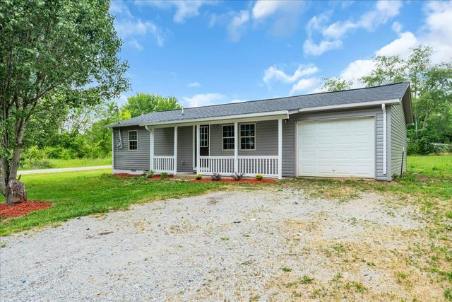72 W 1st St, Hillsboro, TN 37342