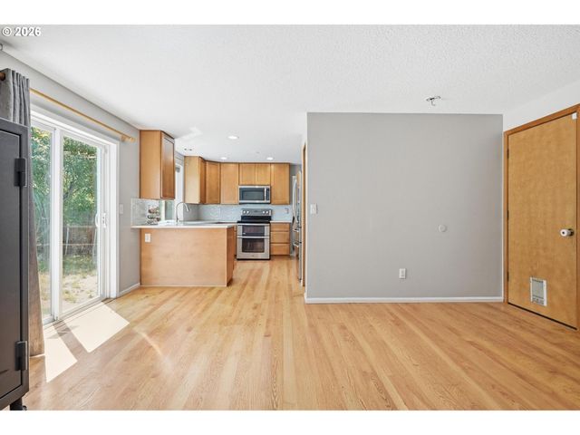 6714 Se ARIEL St, Hillsboro, OR 97123