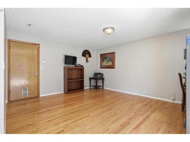 6714 Se ARIEL St, Hillsboro, OR 97123
