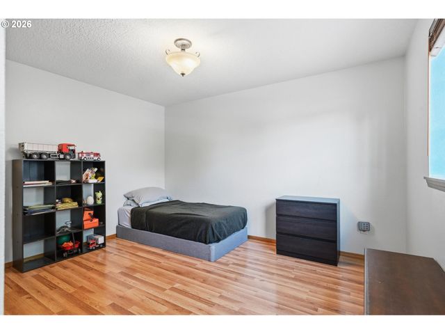 6714 Se ARIEL St, Hillsboro, OR 97123