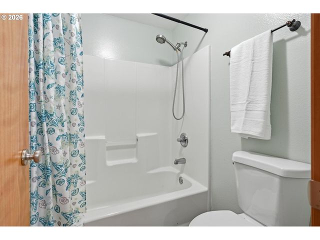 6714 Se ARIEL St, Hillsboro, OR 97123