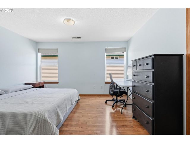 6714 Se ARIEL St, Hillsboro, OR 97123