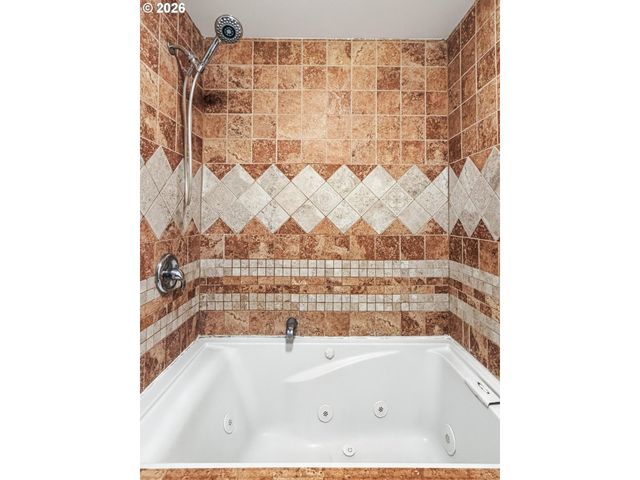 6714 Se ARIEL St, Hillsboro, OR 97123