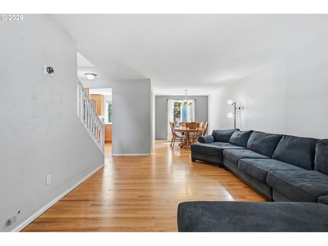 6714 Se ARIEL St, Hillsboro, OR 97123
