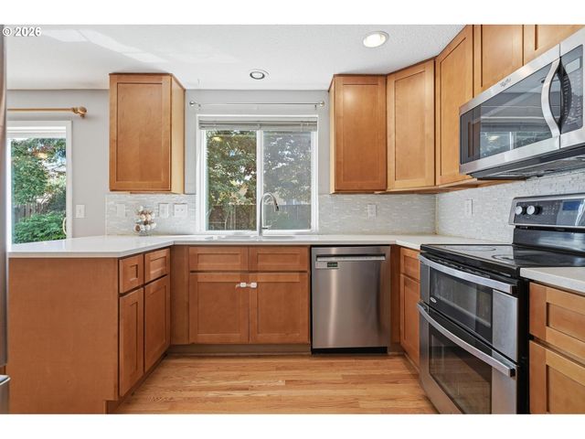6714 Se ARIEL St, Hillsboro, OR 97123