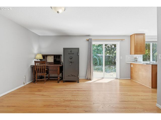 6714 Se ARIEL St, Hillsboro, OR 97123