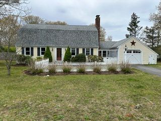 3 Thoreau Dr, Barnstable, MA 02632