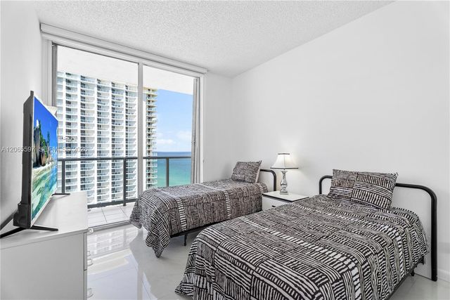 16485 Collins Ave PH35C, Sunny Isles Beach, FL 33160