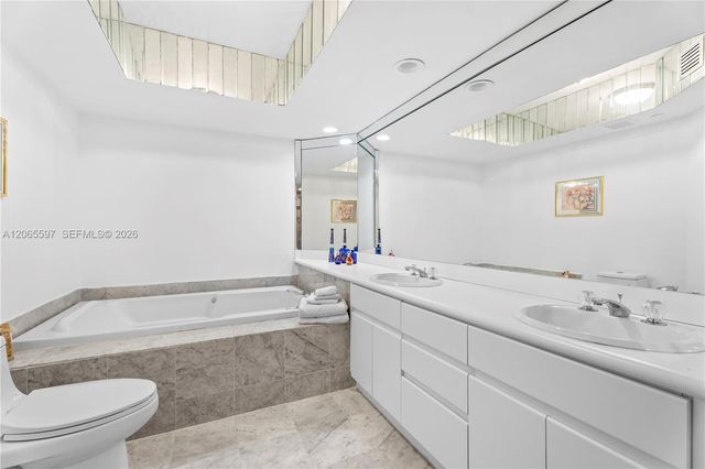 16485 Collins Ave PH35C, Sunny Isles Beach, FL 33160