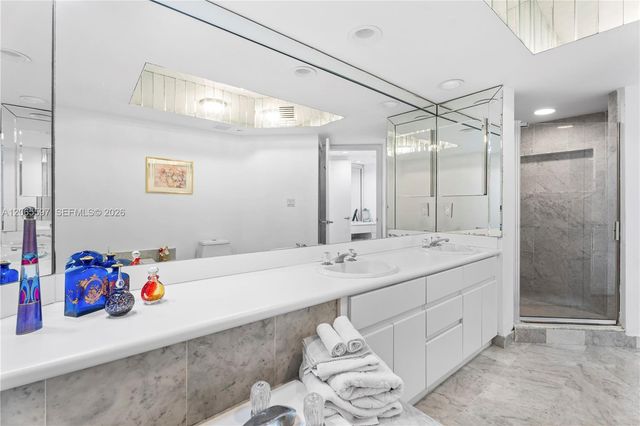 16485 Collins Ave PH35C, Sunny Isles Beach, FL 33160