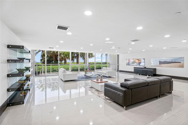 16485 Collins Ave PH35C, Sunny Isles Beach, FL 33160