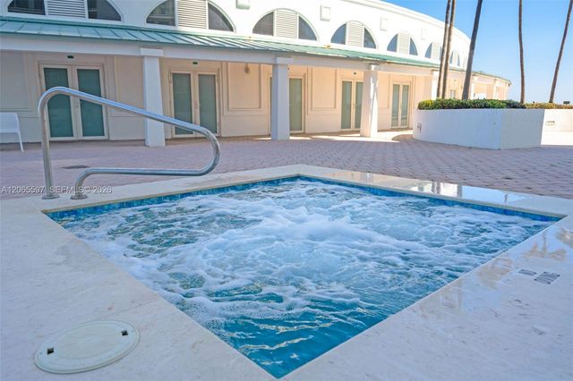 16485 Collins Ave PH35C, Sunny Isles Beach, FL 33160