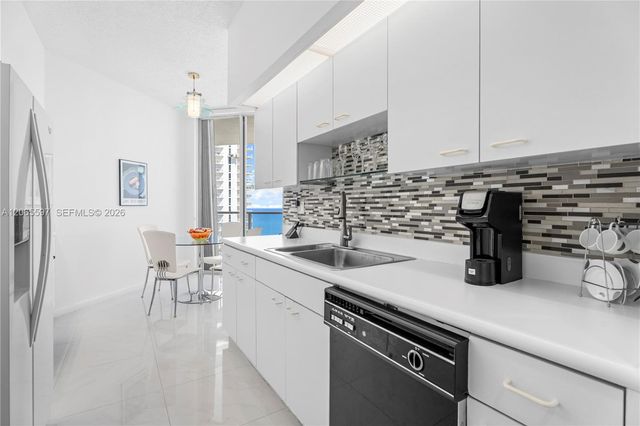 16485 Collins Ave PH35C, Sunny Isles Beach, FL 33160