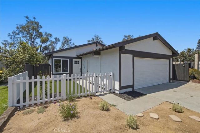 27332 Las Nieves, Mission Viejo, CA 92691