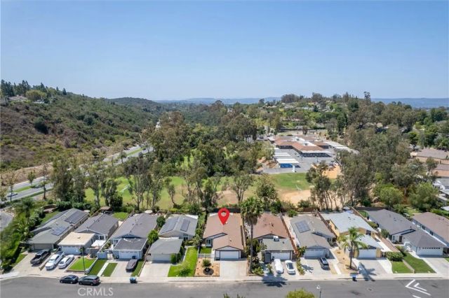 27332 Las Nieves, Mission Viejo, CA 92691