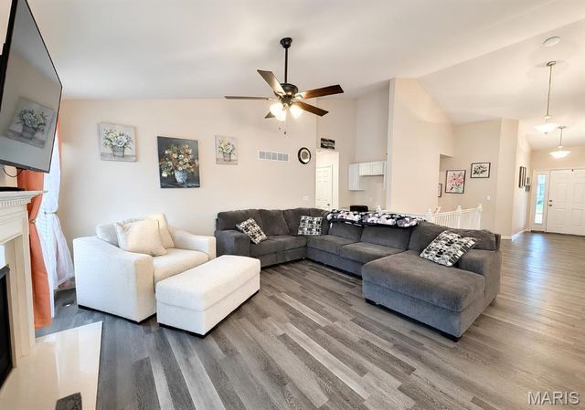 146 Winter Wheat Trail, Pacific, MO 63069