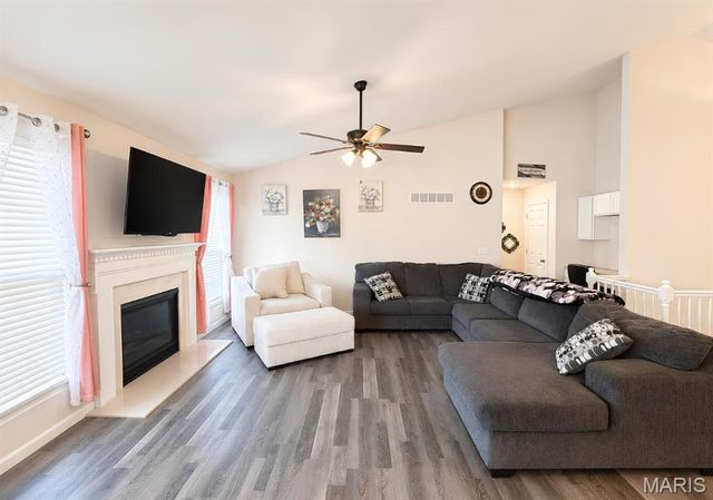 146 Winter Wheat Trail, Pacific, MO 63069
