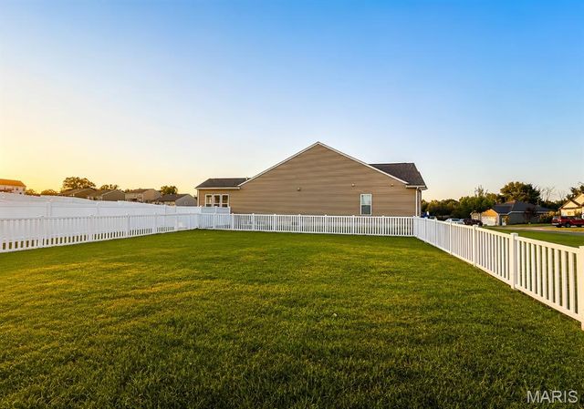 146 Winter Wheat Trail, Pacific, MO 63069