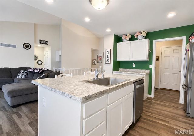 146 Winter Wheat Trail, Pacific, MO 63069
