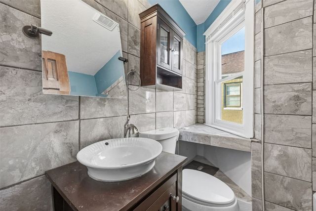 1711 Blake Boulevard SE, Cedar Rapids, IA 52403