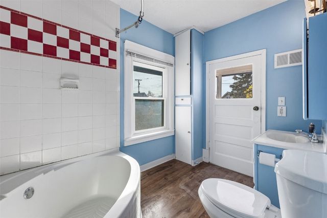 1711 Blake Boulevard SE, Cedar Rapids, IA 52403