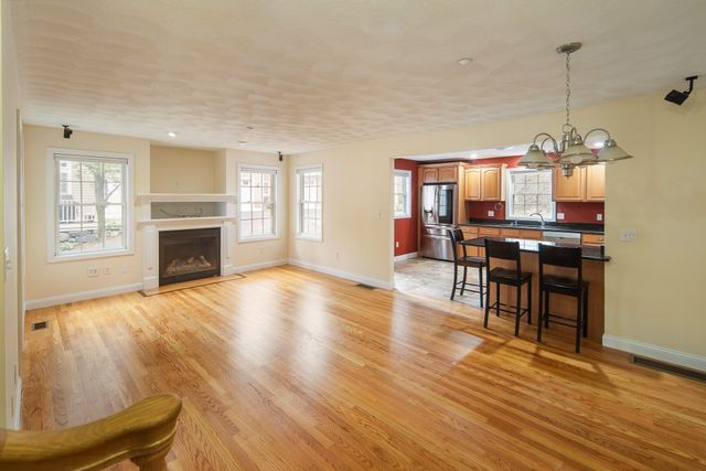824 Main St. 3, Wakefield, MA 01880
