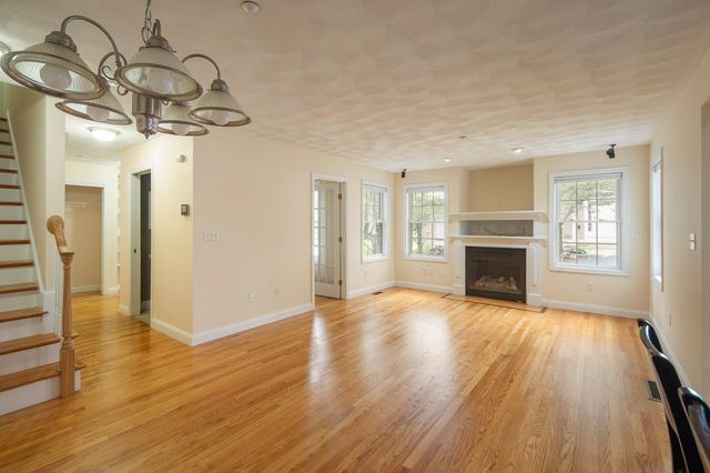 824 Main St. 3, Wakefield, MA 01880