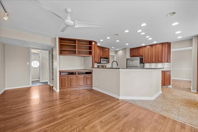 21W080 22nd Street, Lombard, IL 60148