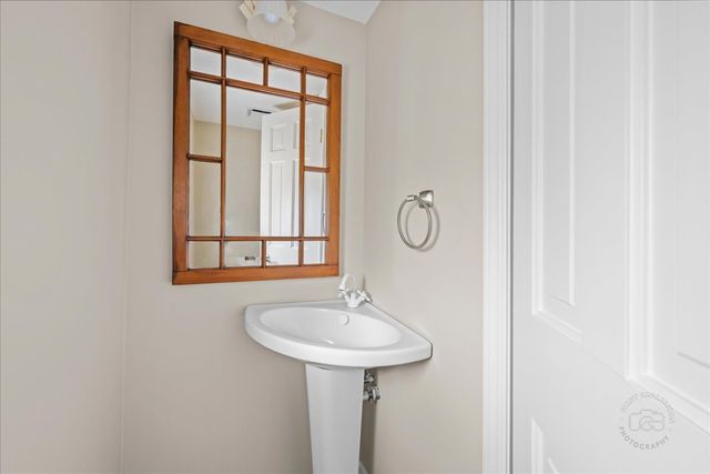 21W080 22nd Street, Lombard, IL 60148