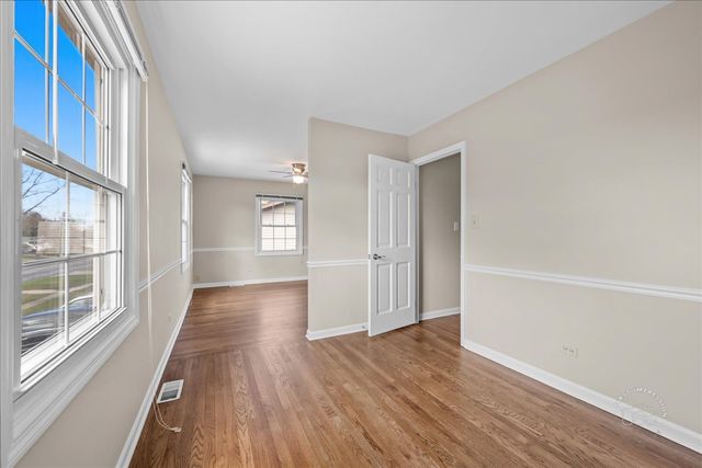 21W080 22nd Street, Lombard, IL 60148