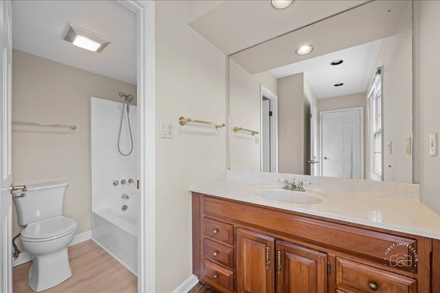 21W080 22nd Street, Lombard, IL 60148