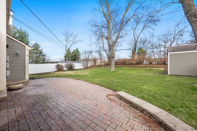 21W080 22nd Street, Lombard, IL 60148