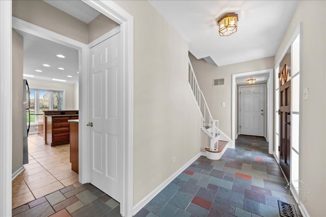 21W080 22nd Street, Lombard, IL 60148