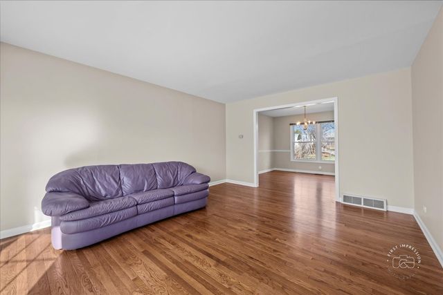 21W080 22nd Street, Lombard, IL 60148