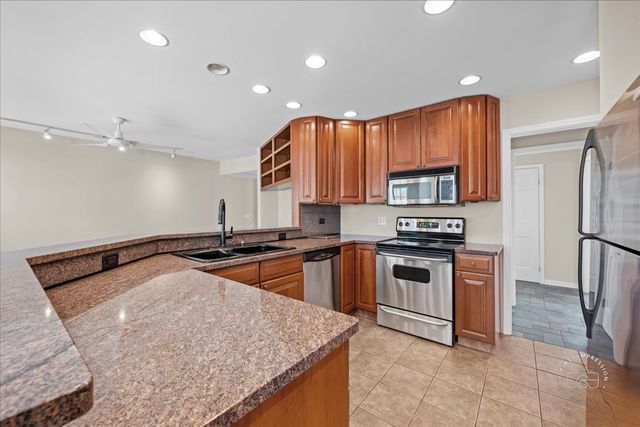 21W080 22nd Street, Lombard, IL 60148