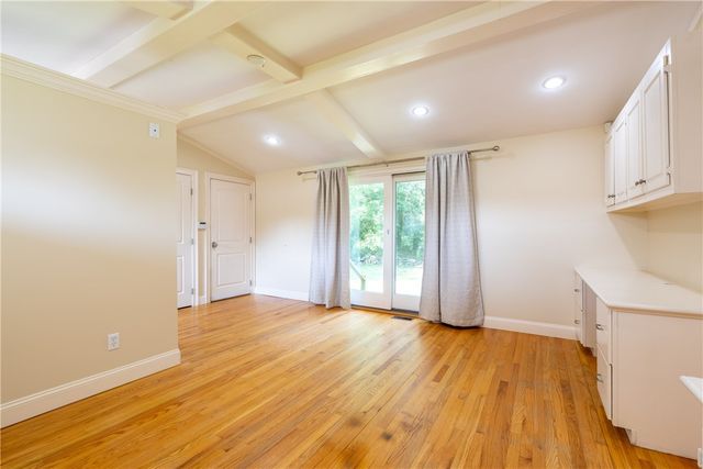 48 Pleasant Street, Portsmouth, RI 02871