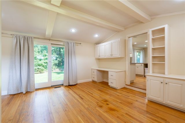 48 Pleasant Street, Portsmouth, RI 02871