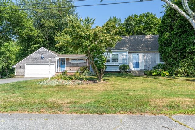 48 Pleasant Street, Portsmouth, RI 02871