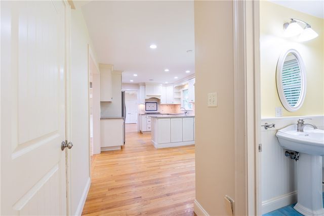 48 Pleasant Street, Portsmouth, RI 02871