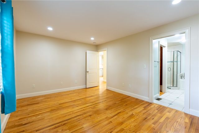 48 Pleasant Street, Portsmouth, RI 02871