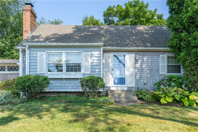 48 Pleasant Street, Portsmouth, RI 02871