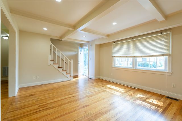 48 Pleasant Street, Portsmouth, RI 02871