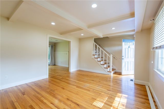 48 Pleasant Street, Portsmouth, RI 02871